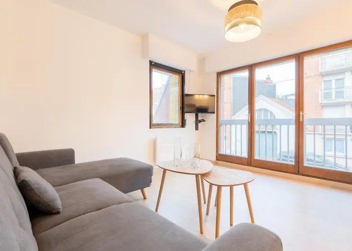 Lille Vauban: Apartment With Parking